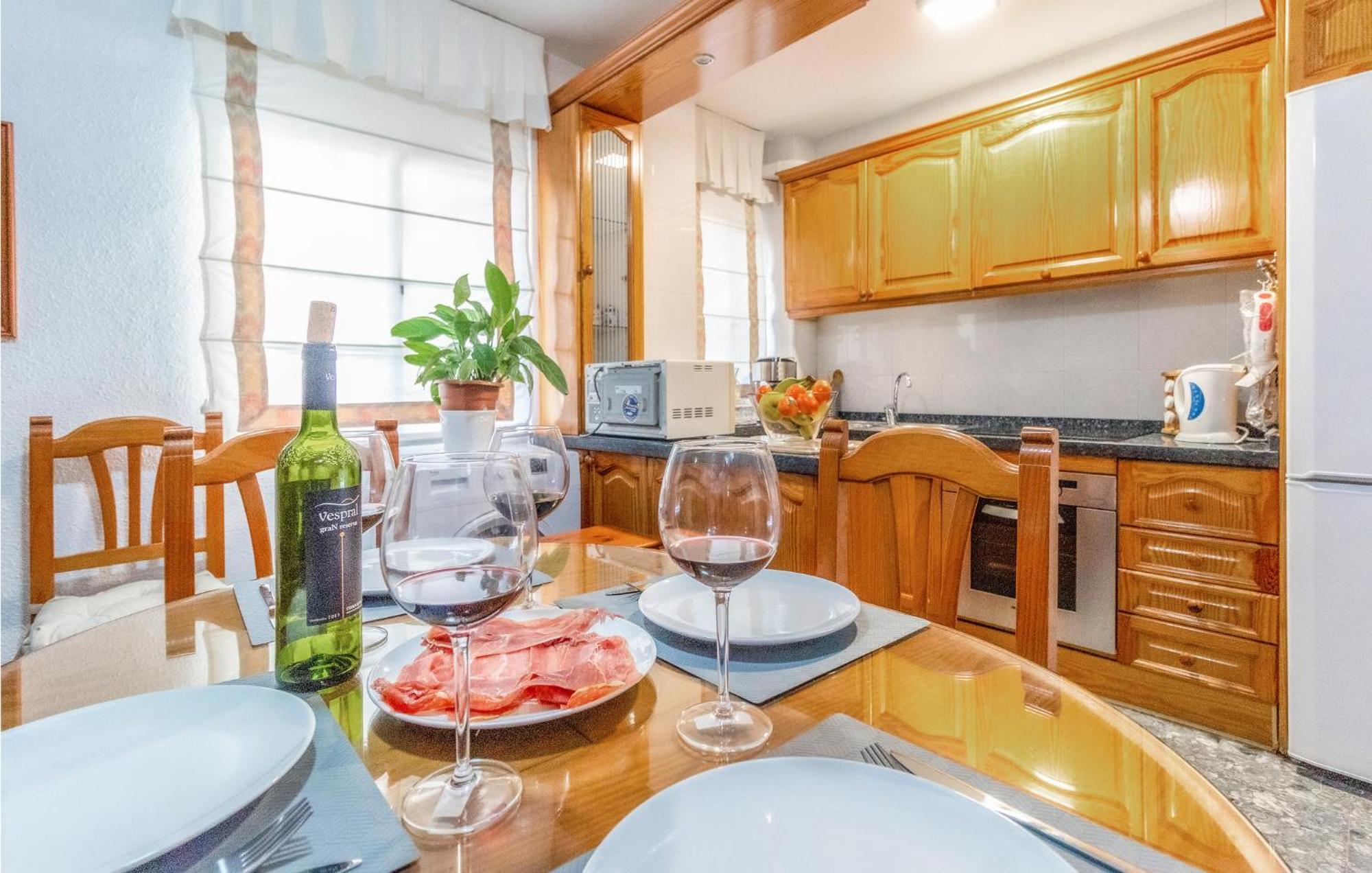 Stunning Home In Mlaga With 2 Bedrooms And Wifi Málaga Buitenkant foto
