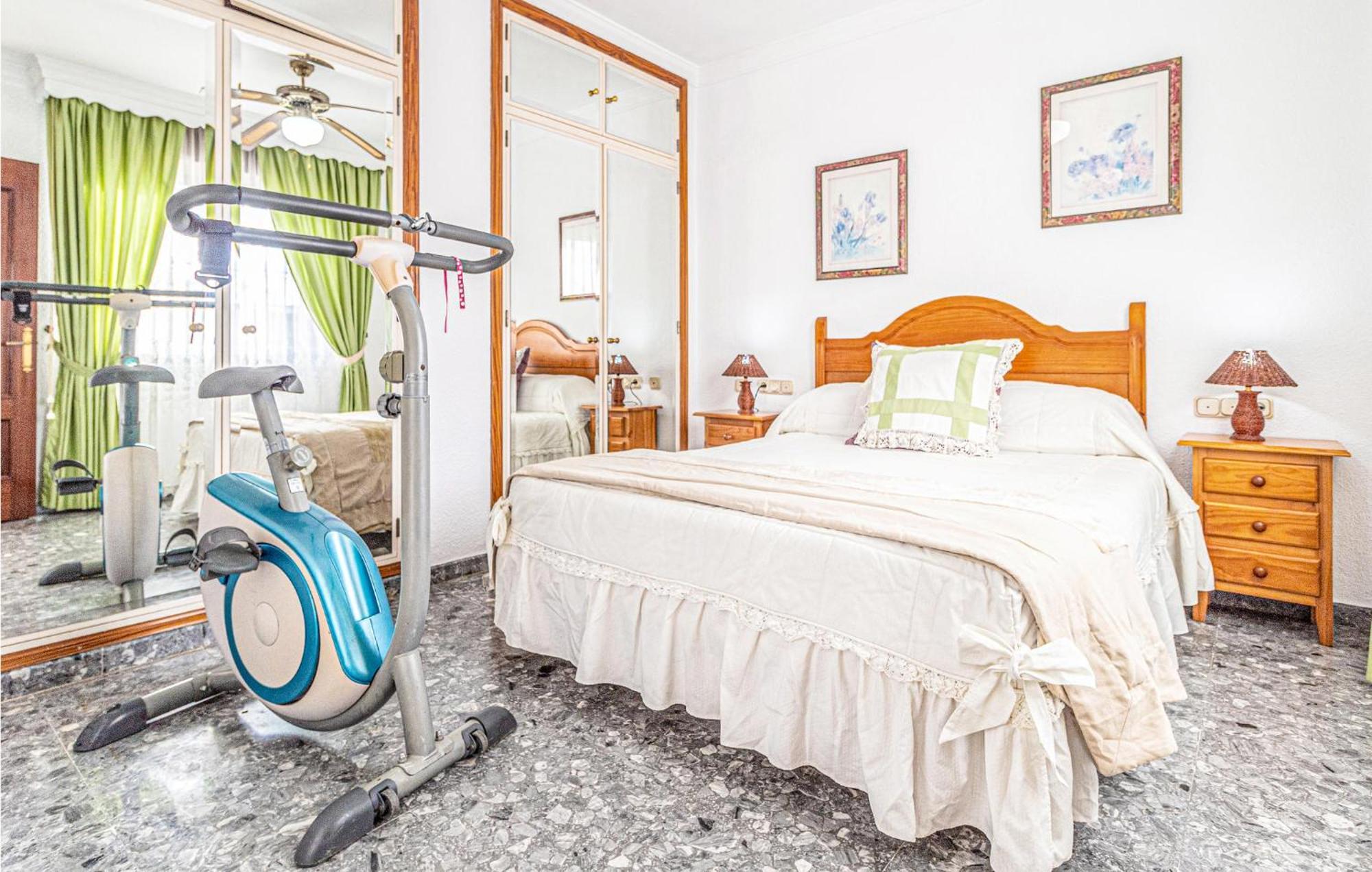 Stunning Home In Mlaga With 2 Bedrooms And Wifi Málaga Buitenkant foto