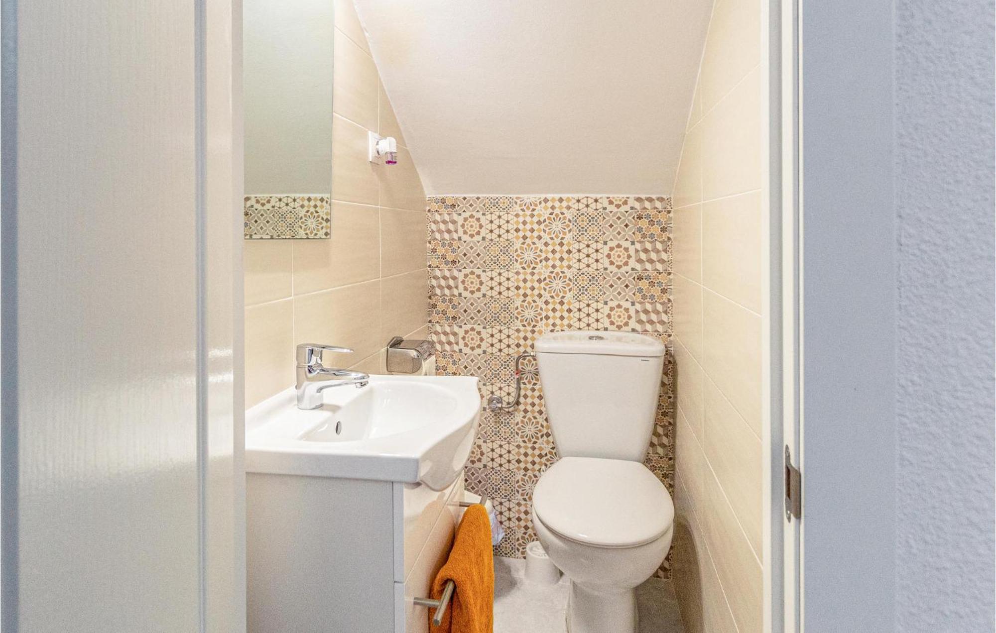 Stunning Home In Mlaga With 2 Bedrooms And Wifi Málaga Buitenkant foto